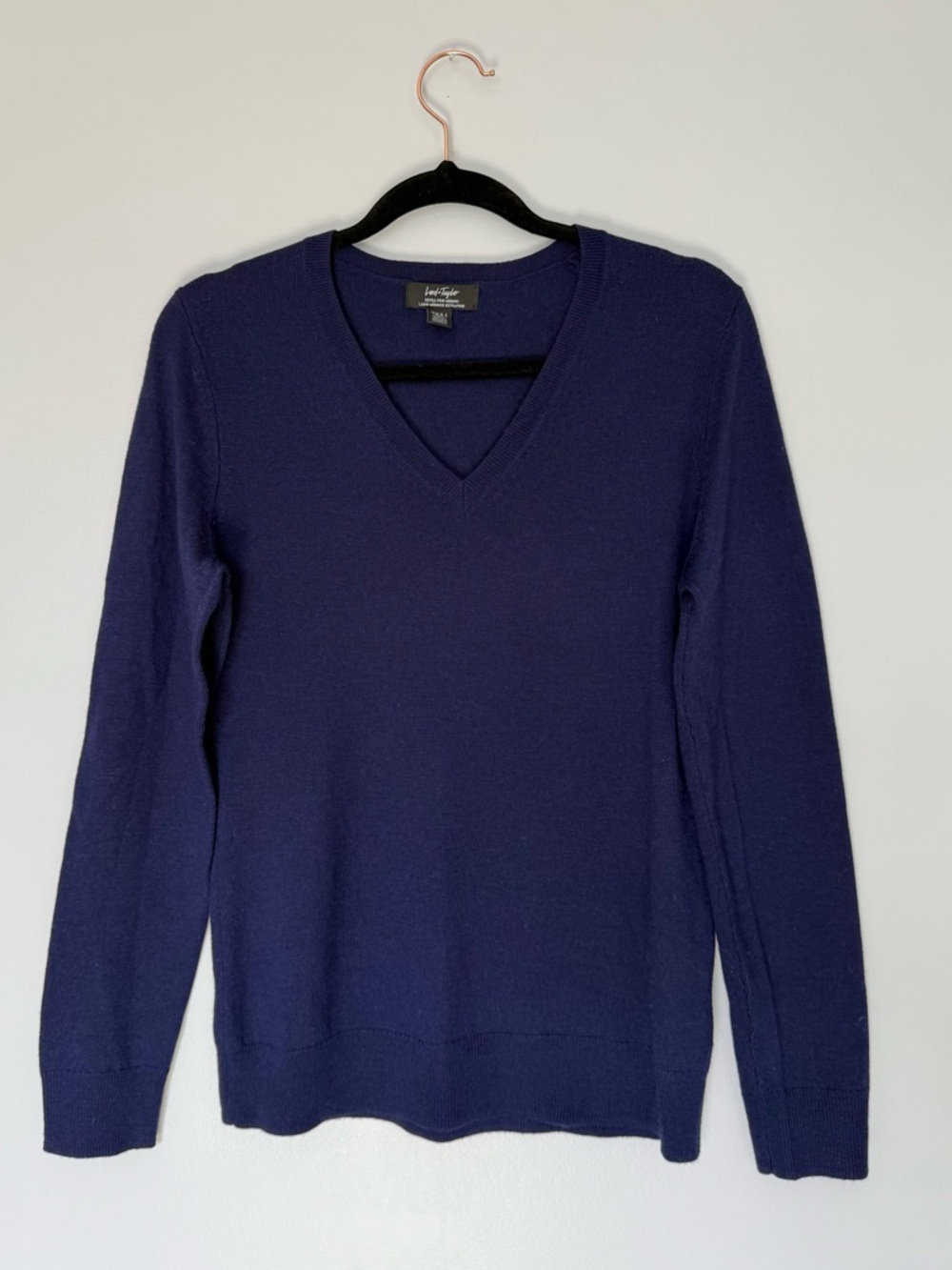 Lord & Taylor 100% Extra Fine Merino Wool V Neck Transition Pullover Sweater